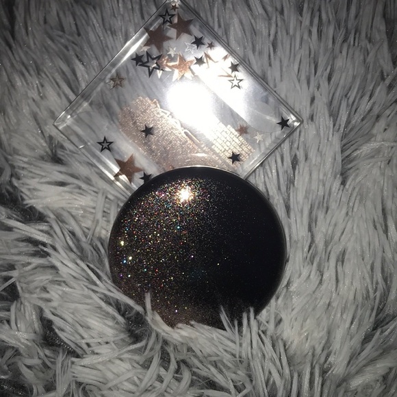 MAC Opalescent Powder Shooting Star highlight - Picture 6 of 13